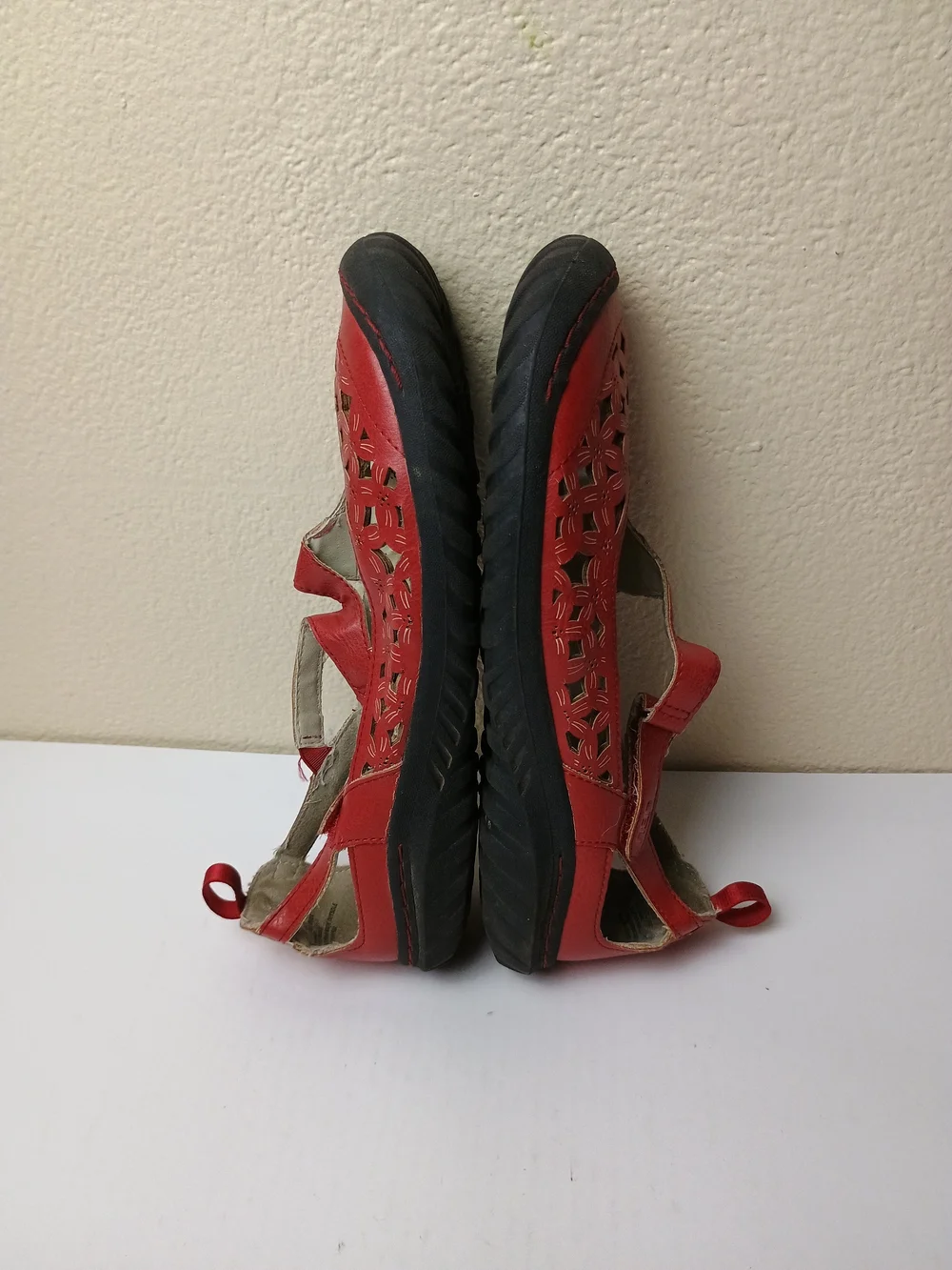 JBU by Jambu Bellerose 8M Red Cutout Mary Jane Flats with Black Sole